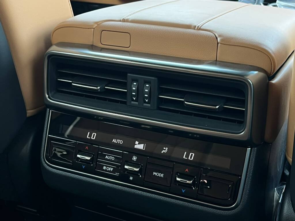 LEXUS LX600 PRESTIGE 3.5L 2024 GREEN