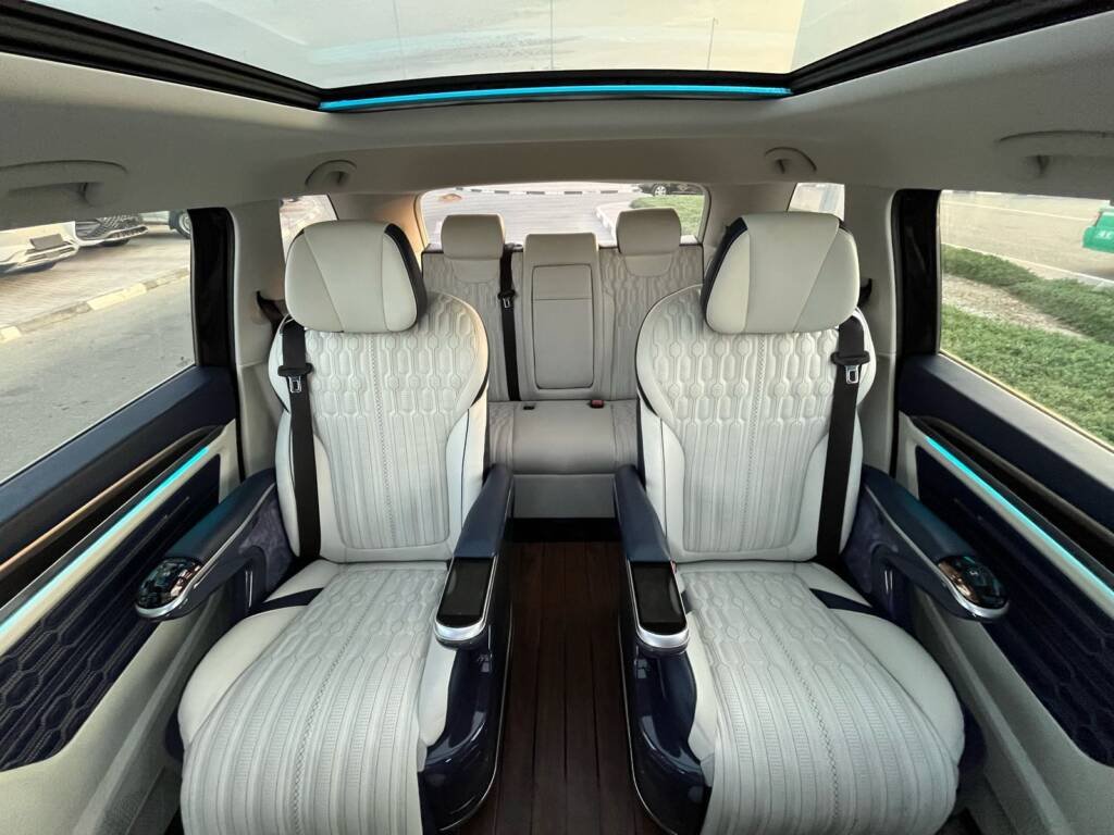 Volkswagen Viloran 330T 2.0L Petrol A/T 2020