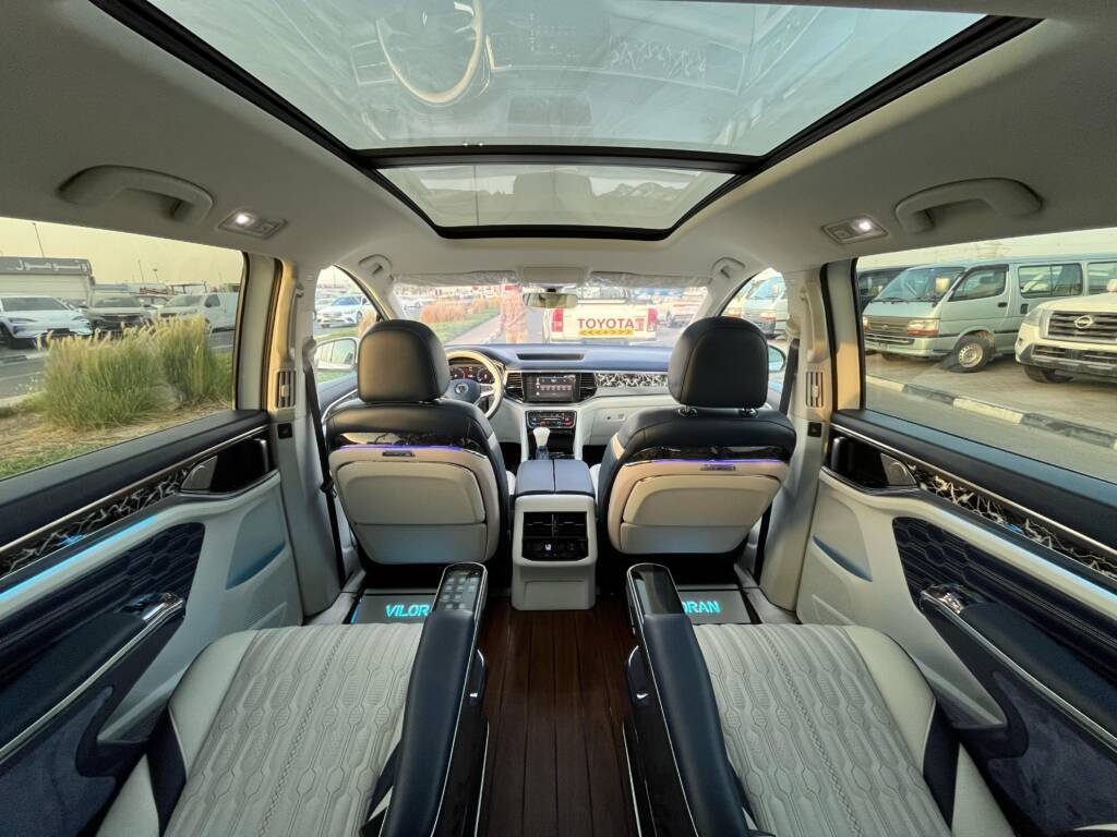 Volkswagen Viloran 330T 2.0L Petrol A/T 2020