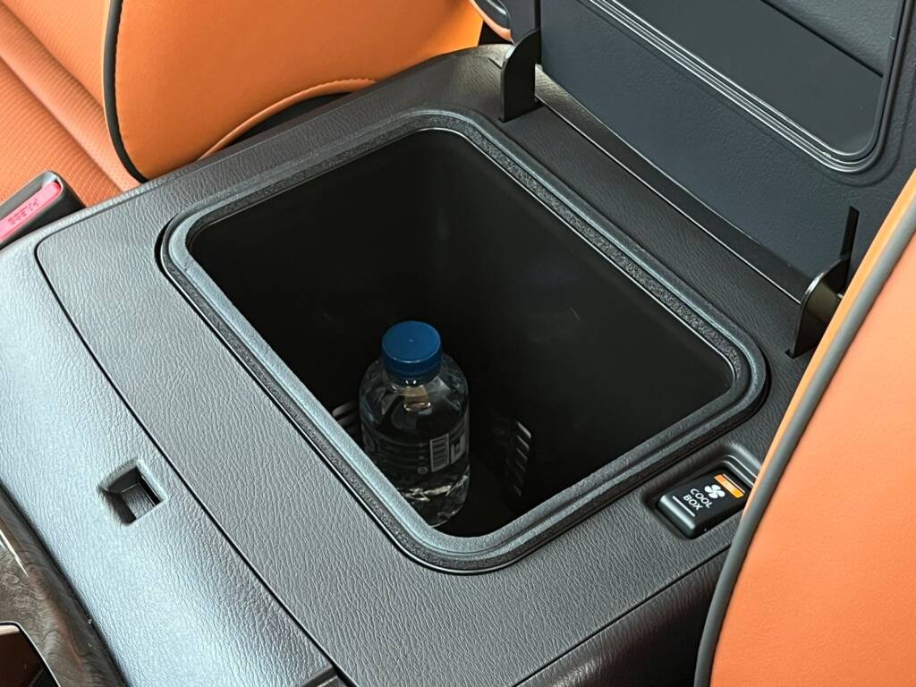 NISSAN PATROL V8 PLATINUM WHITE INSIDE ORANGE 2024