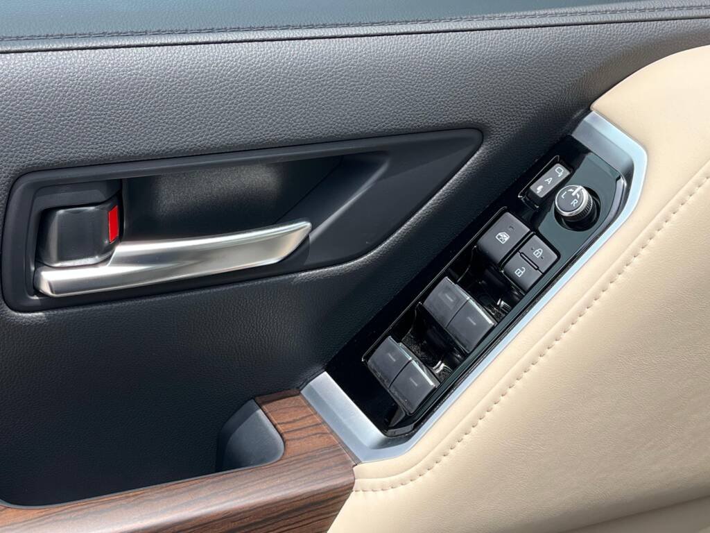 TOYOTA LC300 GXR TT 2024 DARK BLUE