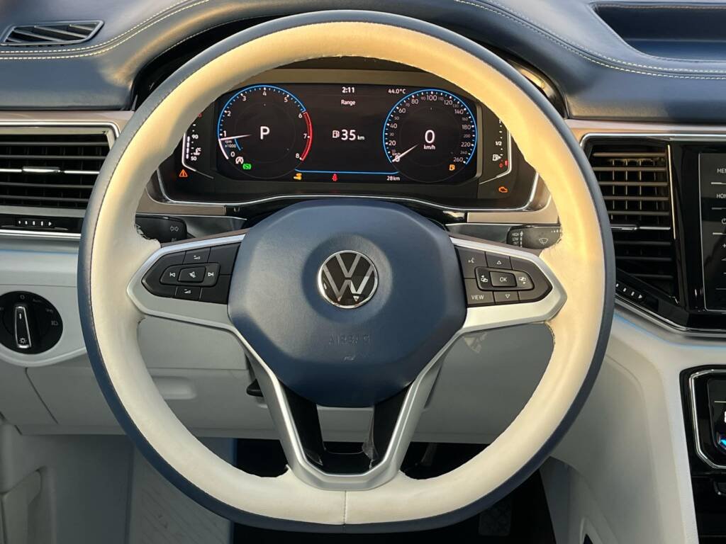 Volkswagen Viloran 330T 2.0L Petrol A/T 2020