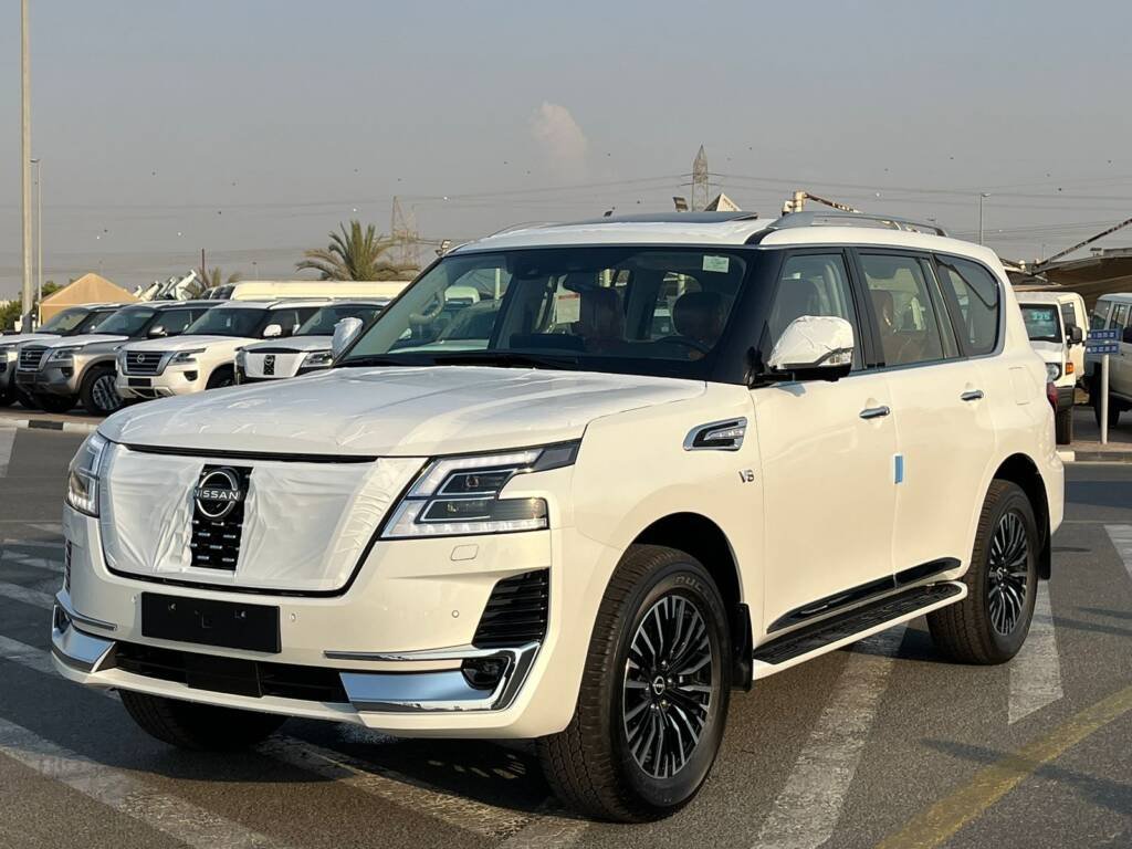 NISSAN PATROL V8 PLATINUM WHITE INSIDE ORANGE 2024