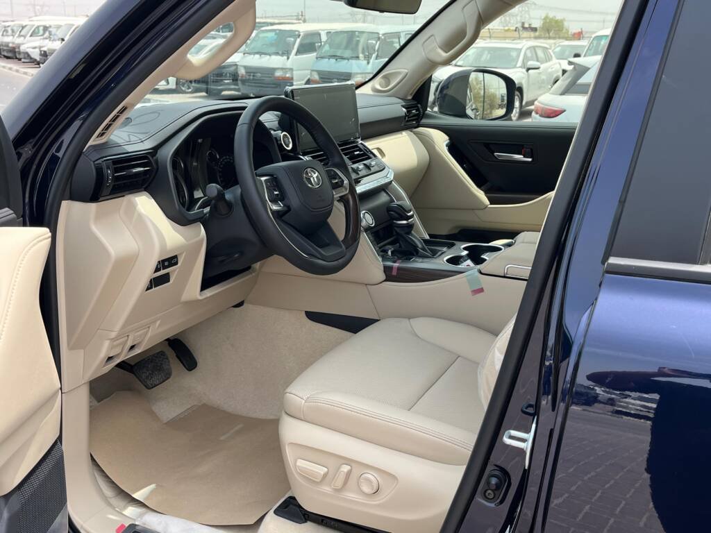 TOYOTA LC300 GXR TT 2024 DARK BLUE