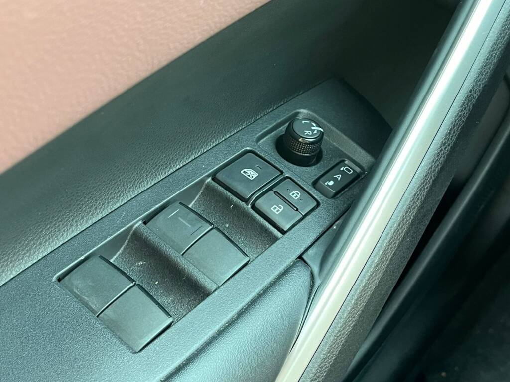 TOYOTA COROLLA CROSS XLE 1.8L Hybrid