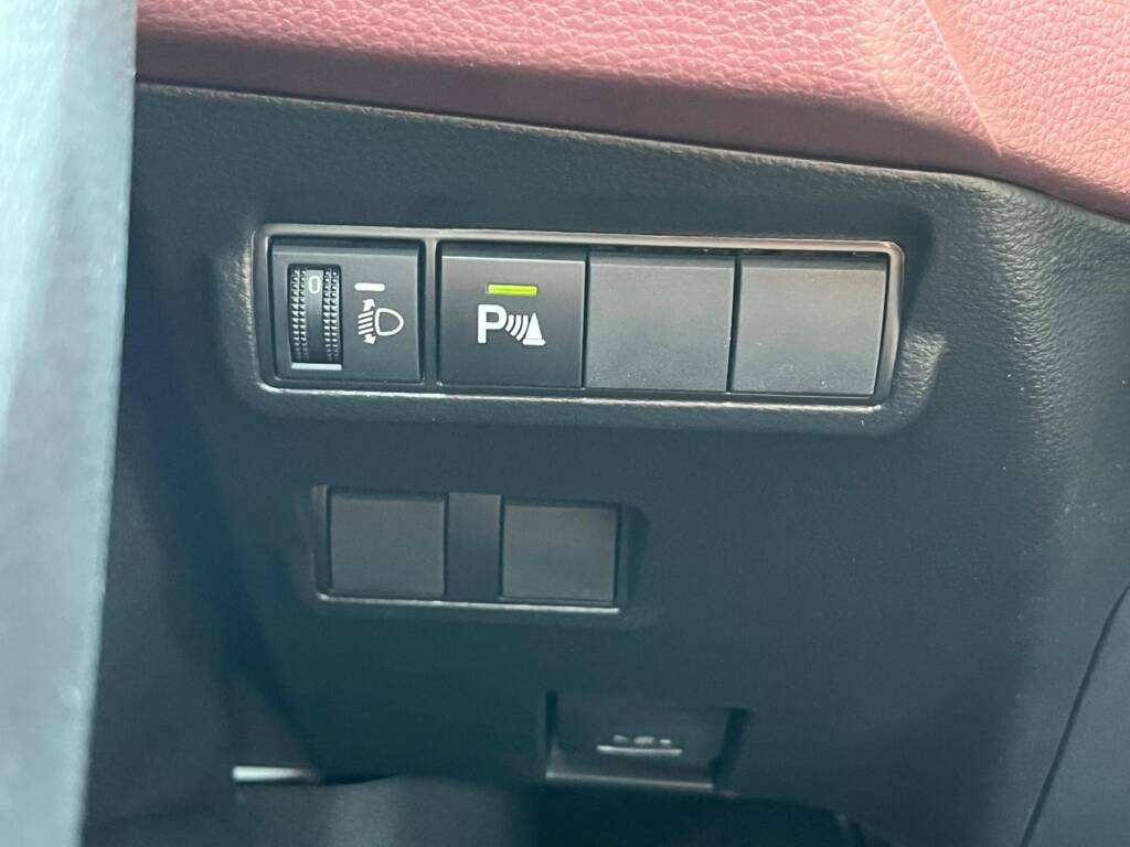 TOYOTA COROLLA CROSS XLE 1.8L Hybrid