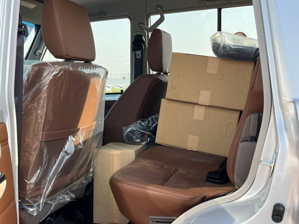 TOYOTA LC79 DC PICKUP 2.8L DIESEL 2024 SILVER