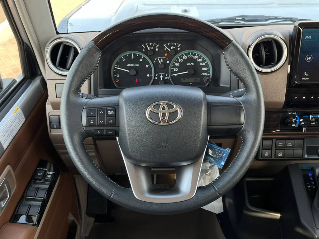 TOYOTA LC79 DC PICKUP 2.8L DIESEL 2024 SILVER