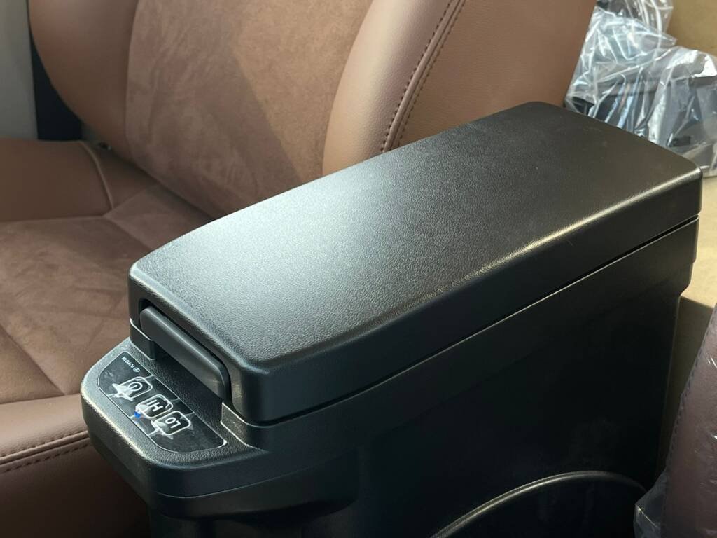 TOYOTA LC79 DC PICKUP 2.8L DIESEL 2024 SILVER