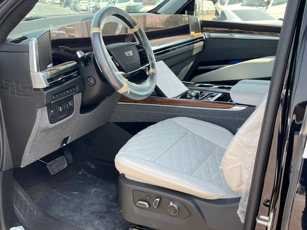 CADILLAC ESCALADE SPORT PLATINUM 2025 BLACK
