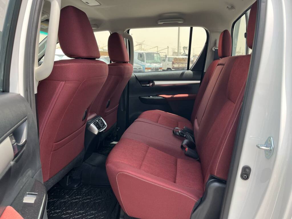 TOYOTA HILUX DC 2.7L PTR A/T BSM 2025