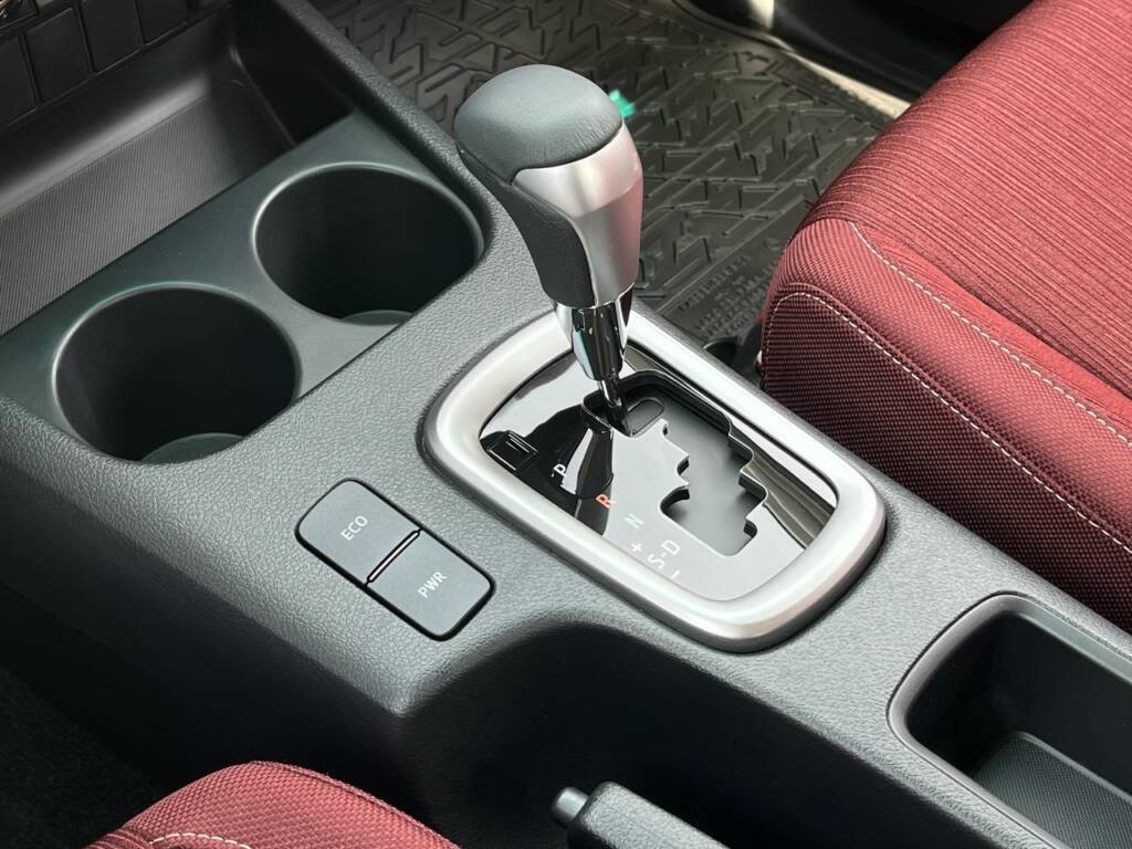 TOYOTA HILUX DC 2.7L PTR A/T BSM 2025