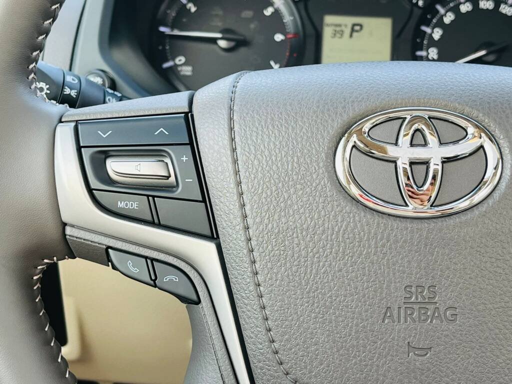 TOYOTA PRADO TXL KU 4.0L PETROL SILVER