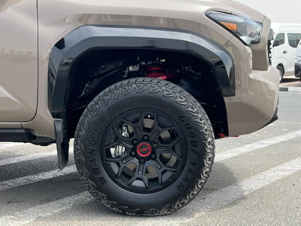 TOYOTA TACOMA TRD PRO I-FORCE MAX 2025