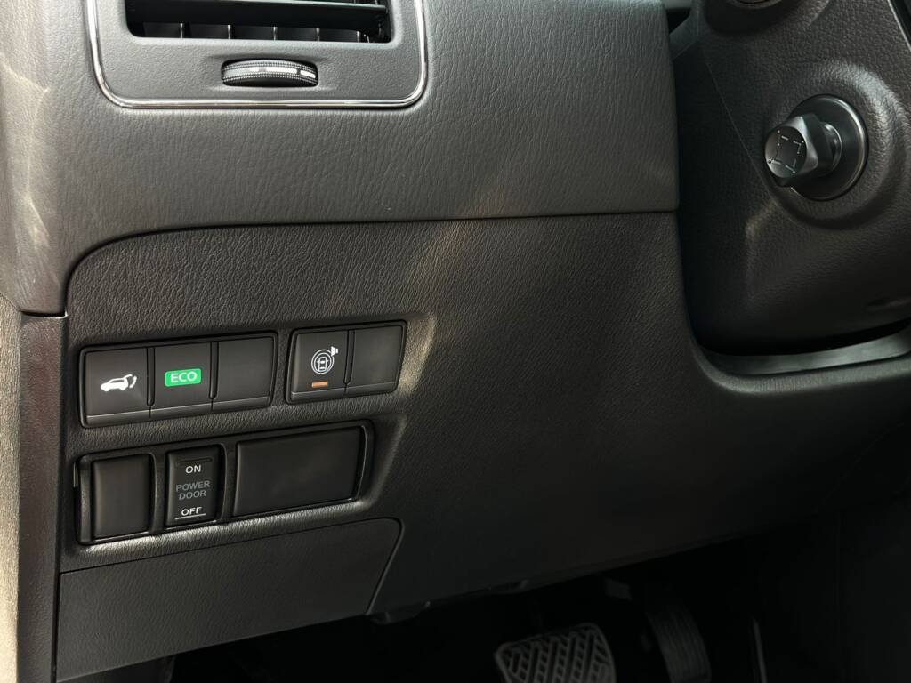 NISSAN PATROL PLATINUM LE 5.6L PTR V8