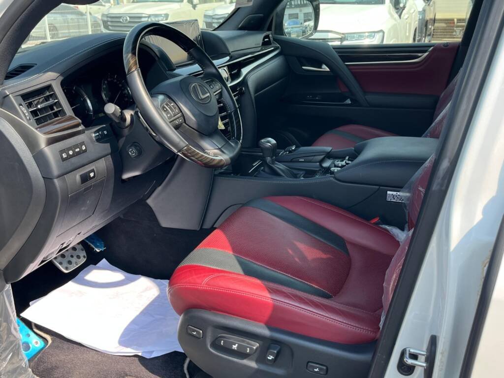 LEXUS LX 570 SIGNATURE 5.7L V8 2021