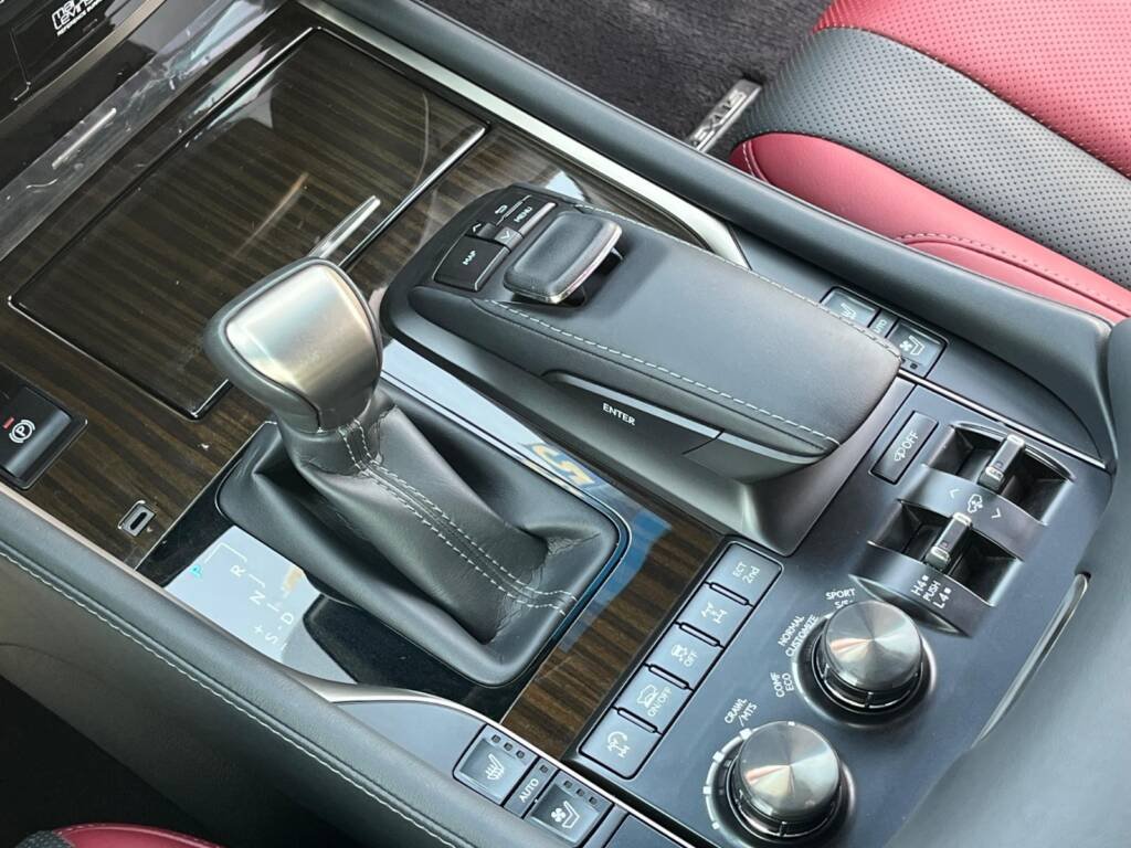 LEXUS LX 570 SIGNATURE 5.7L V8 2021