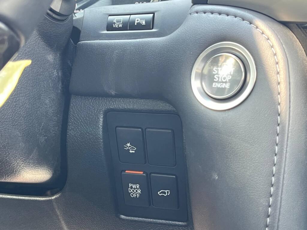 LEXUS LX 570 SIGNATURE 5.7L V8 2021