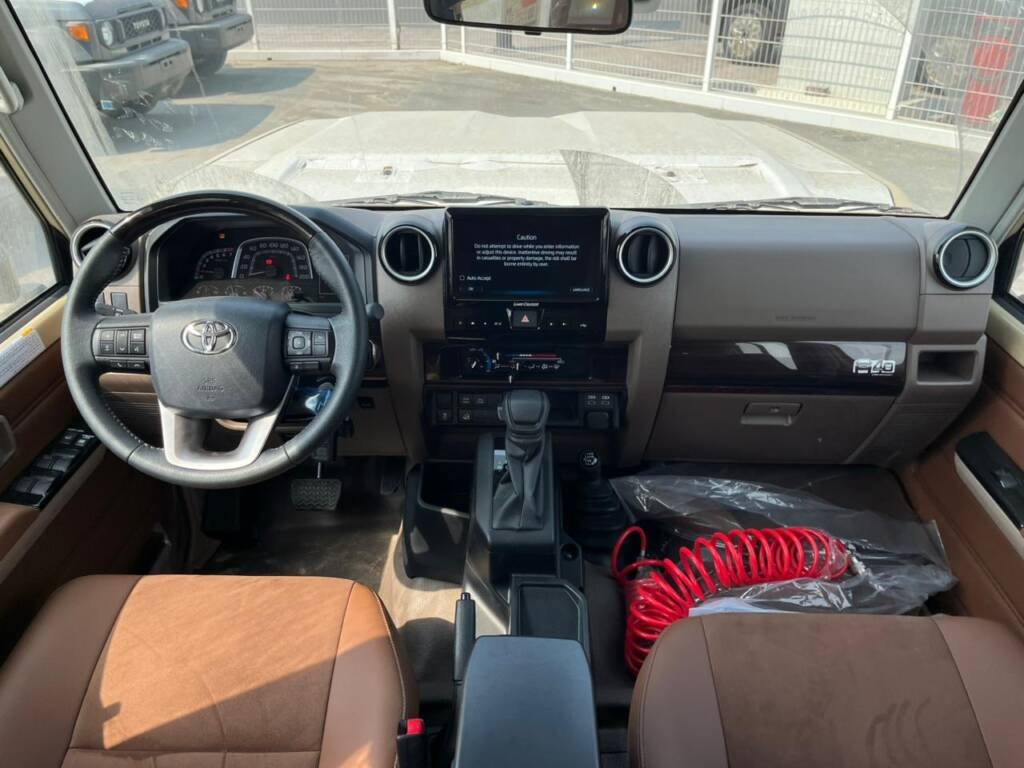 TOYOTA LC 79 D/C Pickup 40th anniversary 4.0L A/T PETROL – FULL