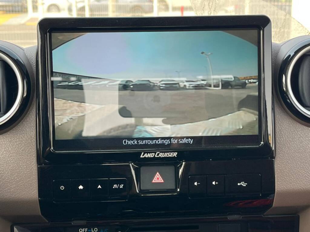 TOYOTA LC 79 D/C Pickup 40th anniversary 4.0L A/T PETROL – FULL