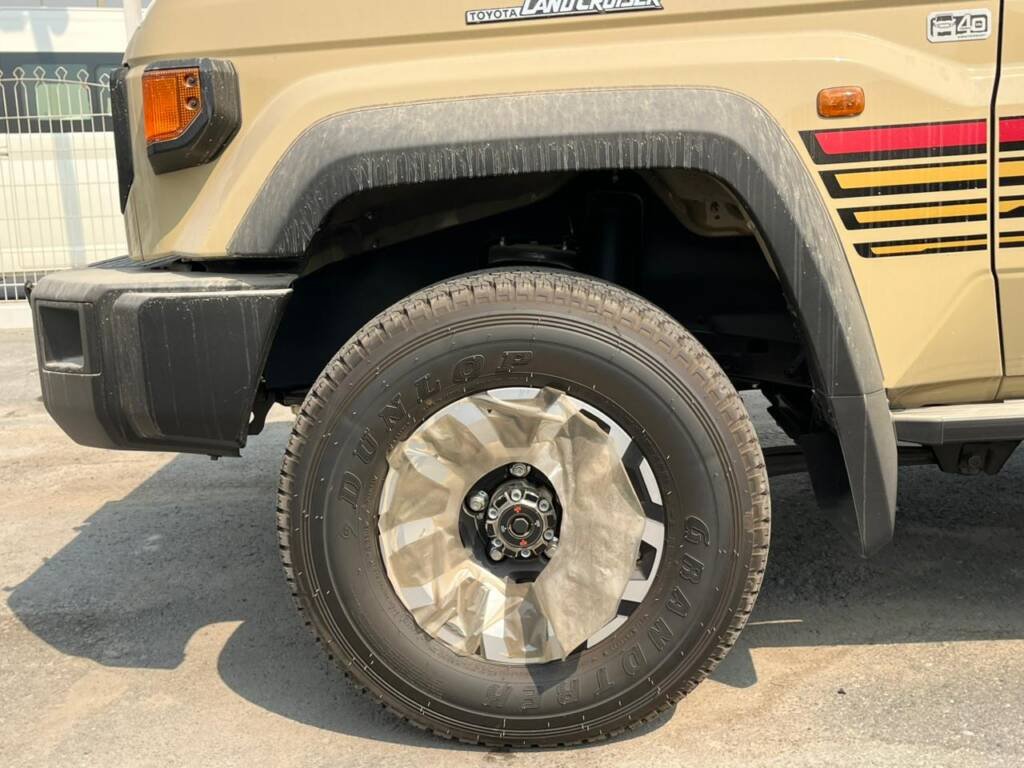 TOYOTA LC 79 D/C Pickup 40th anniversary 4.0L A/T PETROL – FULL