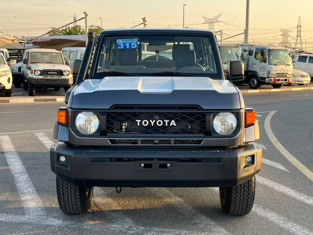 TOYOTA LC 79 D/C PUP 4.5L DSL M/T 2024 Gray Metallic