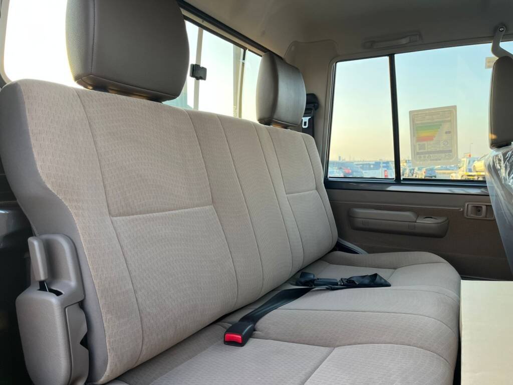 TOYOTA LC 79 D/C PUP 4.5L DSL M/T 2024 Gray Metallic