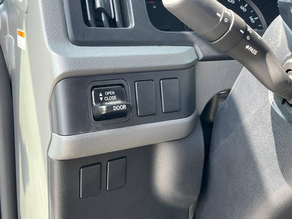 TOYOTA COSTER 2.7L PTR 23 Seats 2025