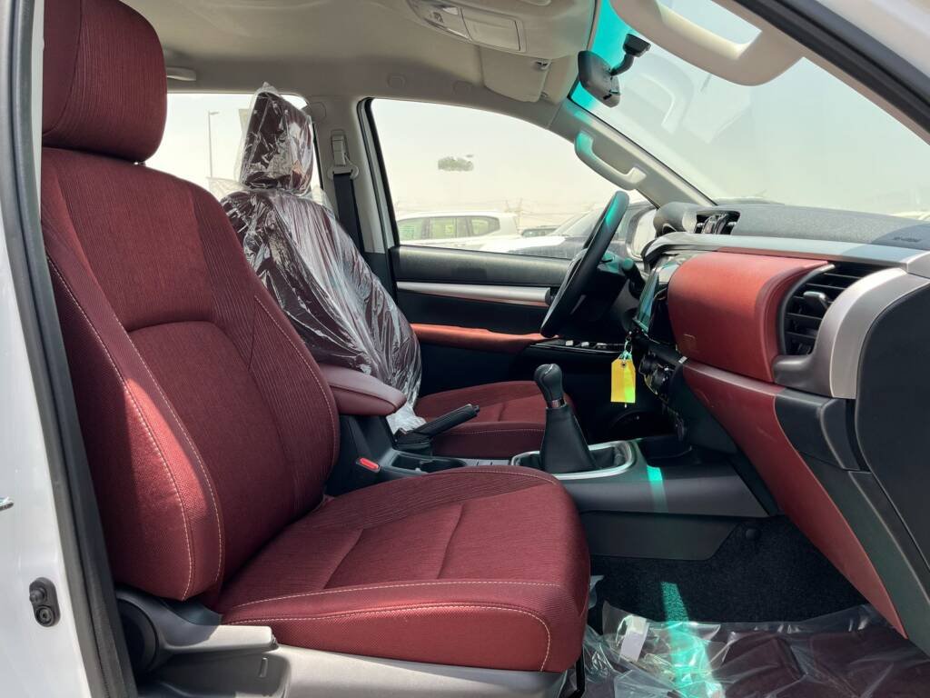 TOYOTA HILUX D/C 2.7L 4×4 GLXS-G M/T