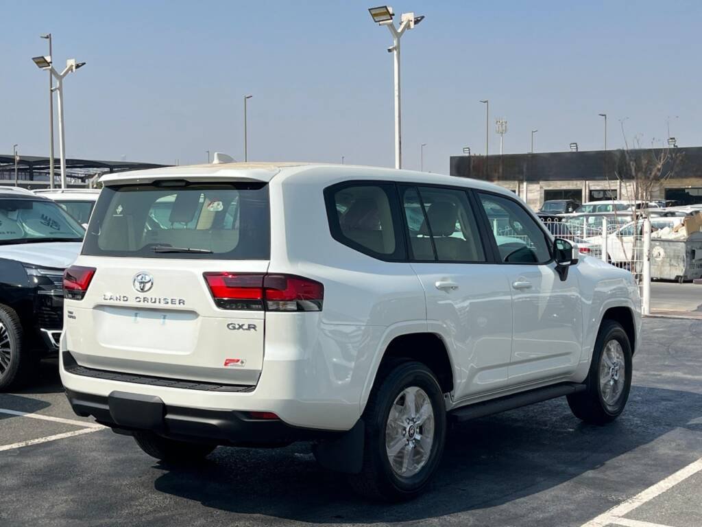 TOYOTA LC300 GXR 3.5L TT 2025 WHITE BASIC