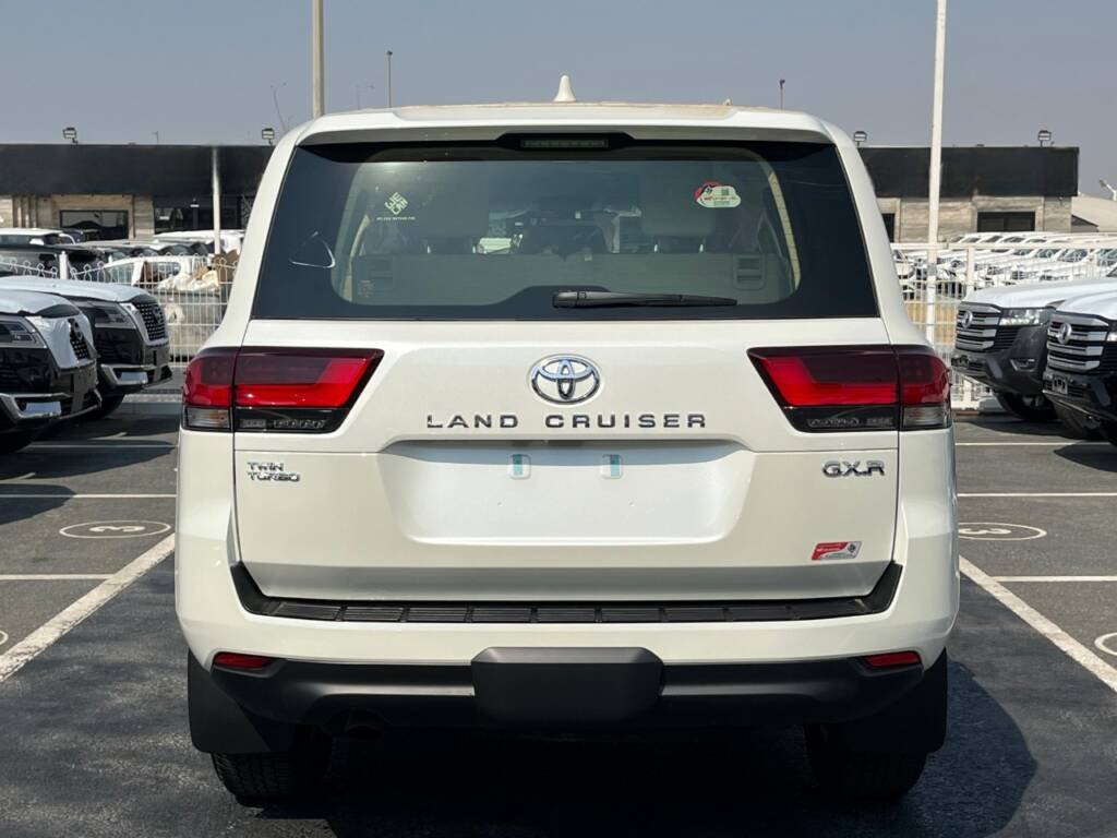 TOYOTA LC300 GXR 3.5L TT 2025 WHITE BASIC