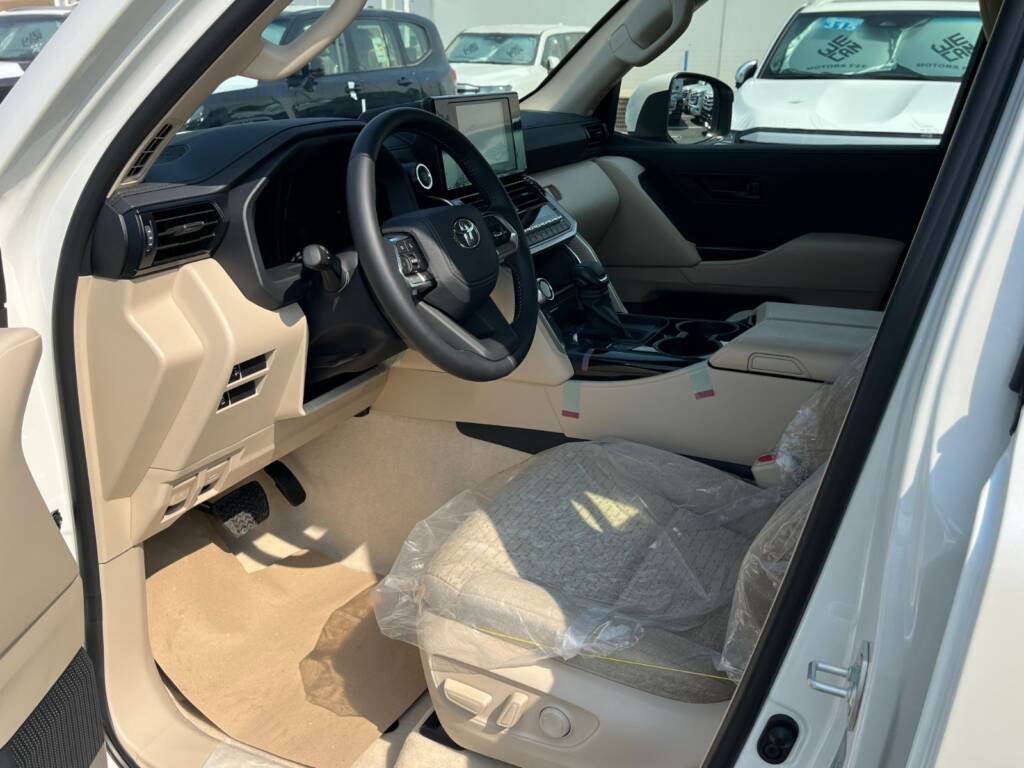 TOYOTA LC300 GXR 3.5L TT 2025 WHITE BASIC