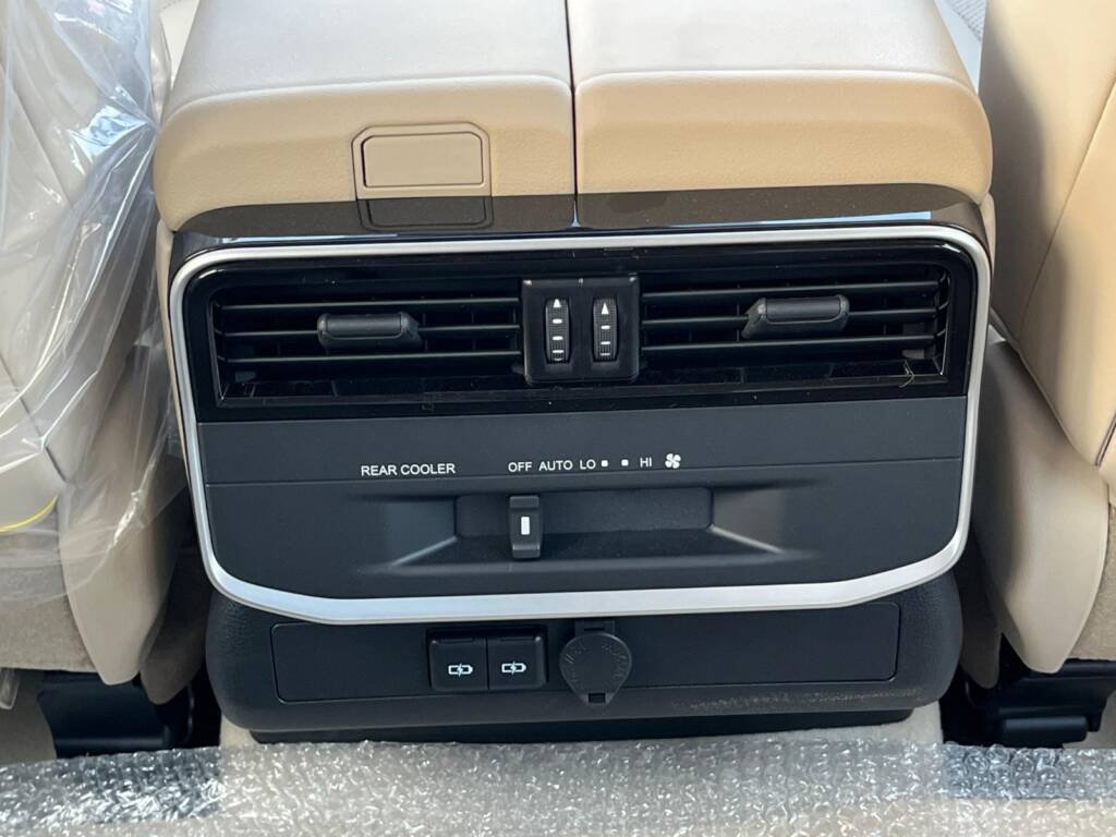 TOYOTA LC300 GXR 4.0L 2025 SILVER