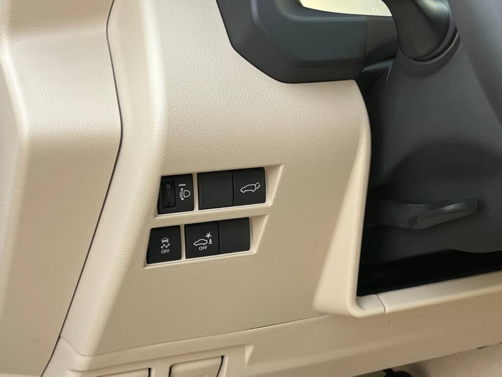 TOYOTA LC300 GXR 4.0L 2025 SILVER