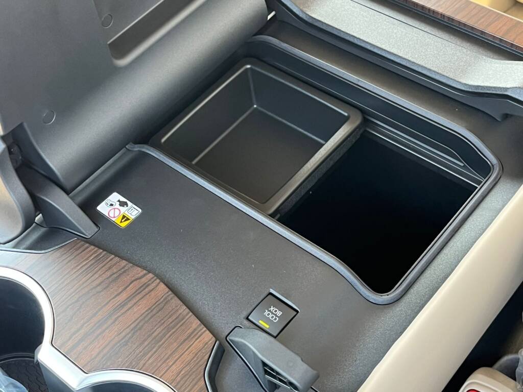 TOYOTA LC300 VX 2025 white Omani Spec