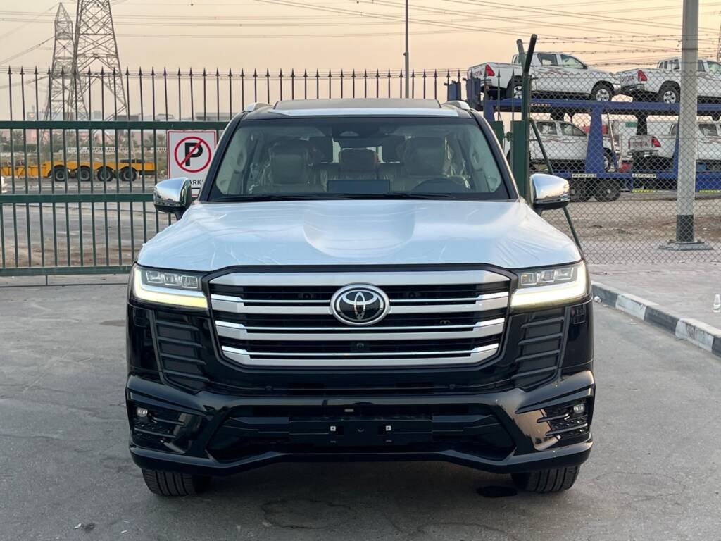 TOYOTA LC300 VX 2025 black Omani Spec