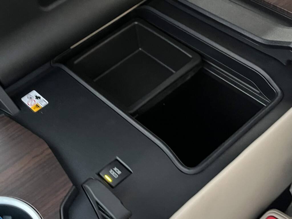 TOYOTA LC300 VX 2025 black Omani Spec