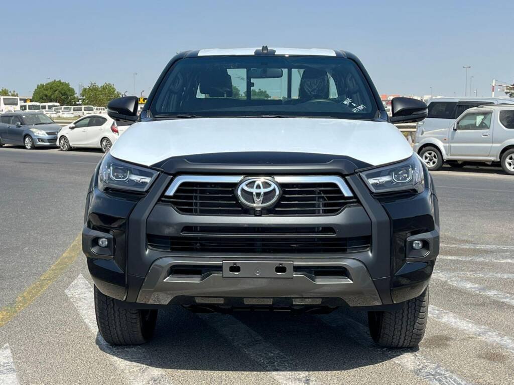 TOYOTA HILUX ADVENTURE D/C 4WD 6 A/T