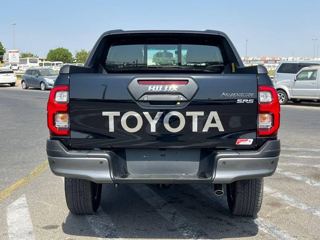 TOYOTA HILUX ADVENTURE D/C 4WD 6 A/T