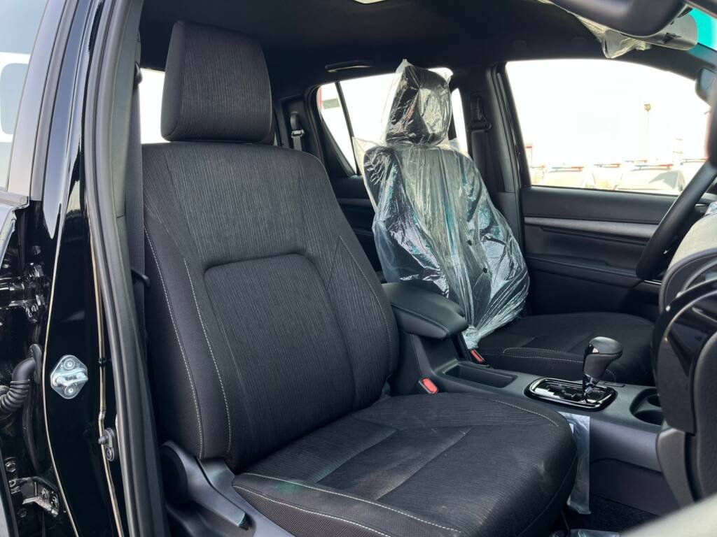 TOYOTA HILUX ADVENTURE D/C 4WD 6 A/T