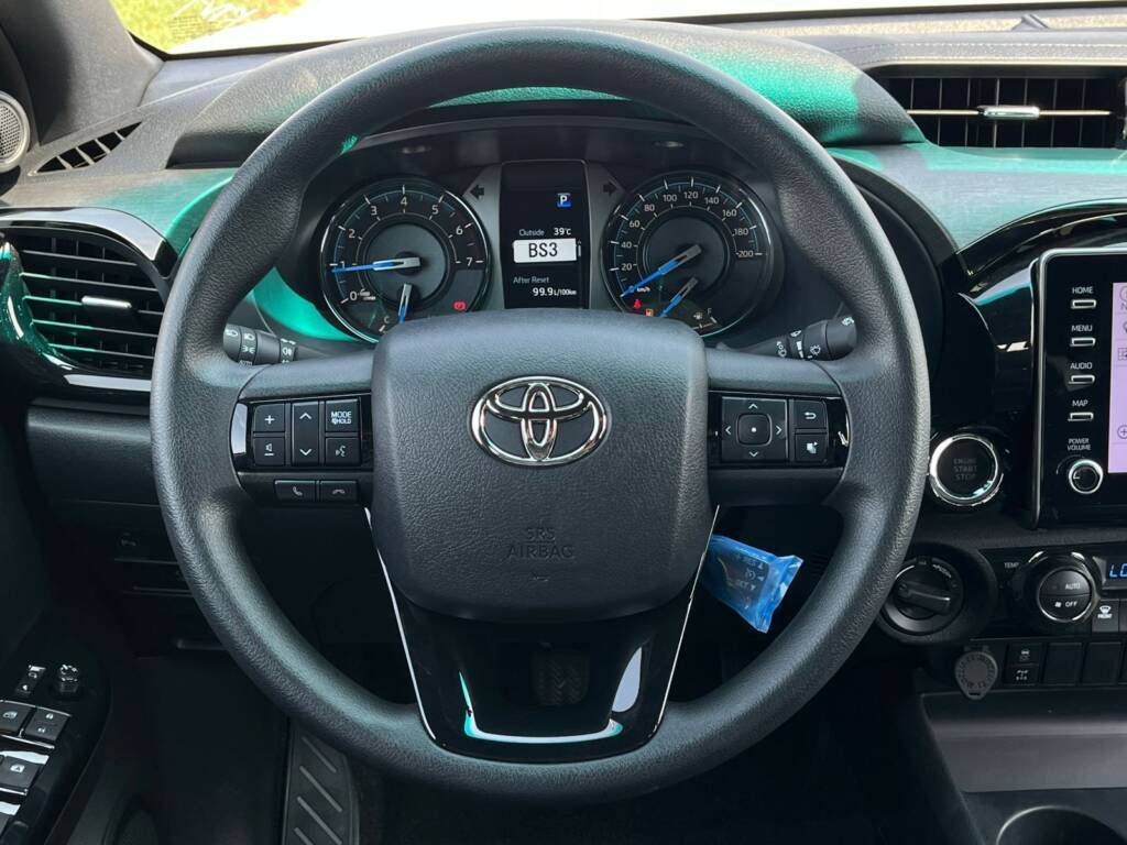 TOYOTA HILUX ADVENTURE D/C 4WD 6 A/T