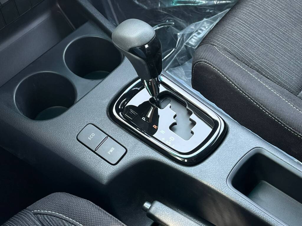 TOYOTA HILUX ADVENTURE D/C 4WD 6 A/T