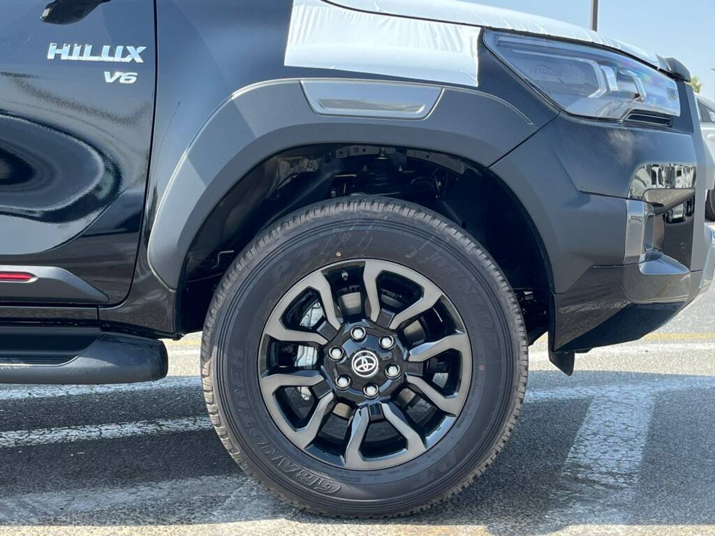 TOYOTA HILUX ADVENTURE D/C 4WD 6 A/T