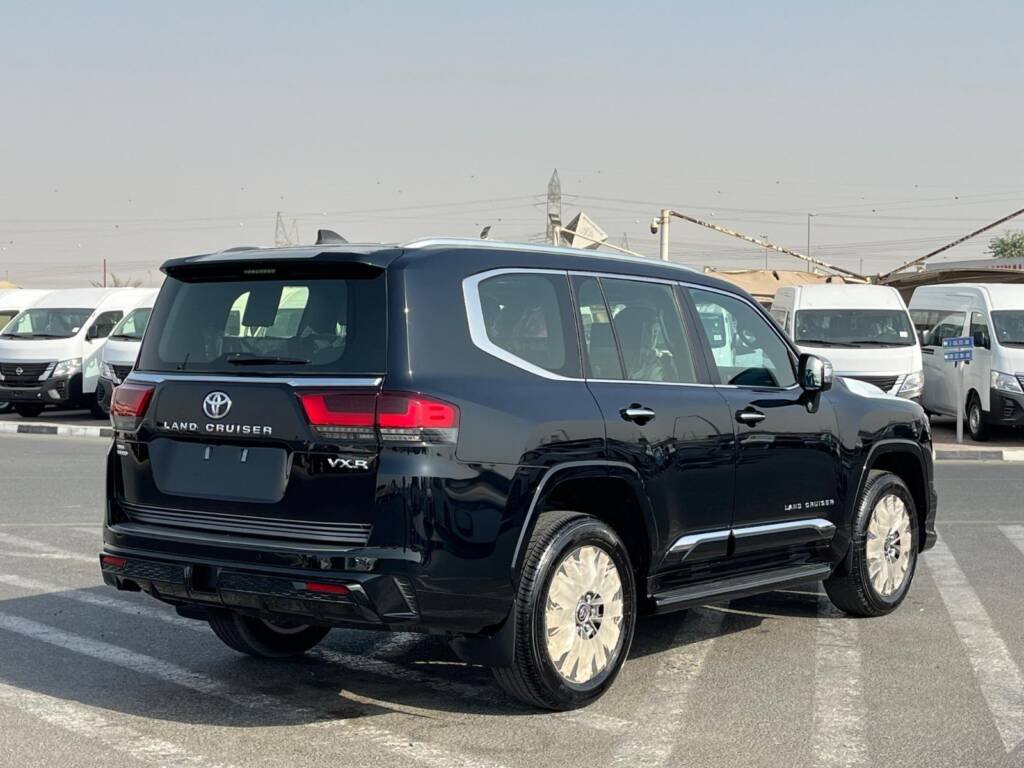 TOYOTA LC300 VXR TT 2025 BLACK with Kit