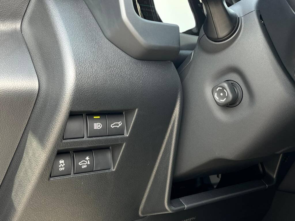 TOYOTA LC300 VXR TT 2025 WHITE with kit