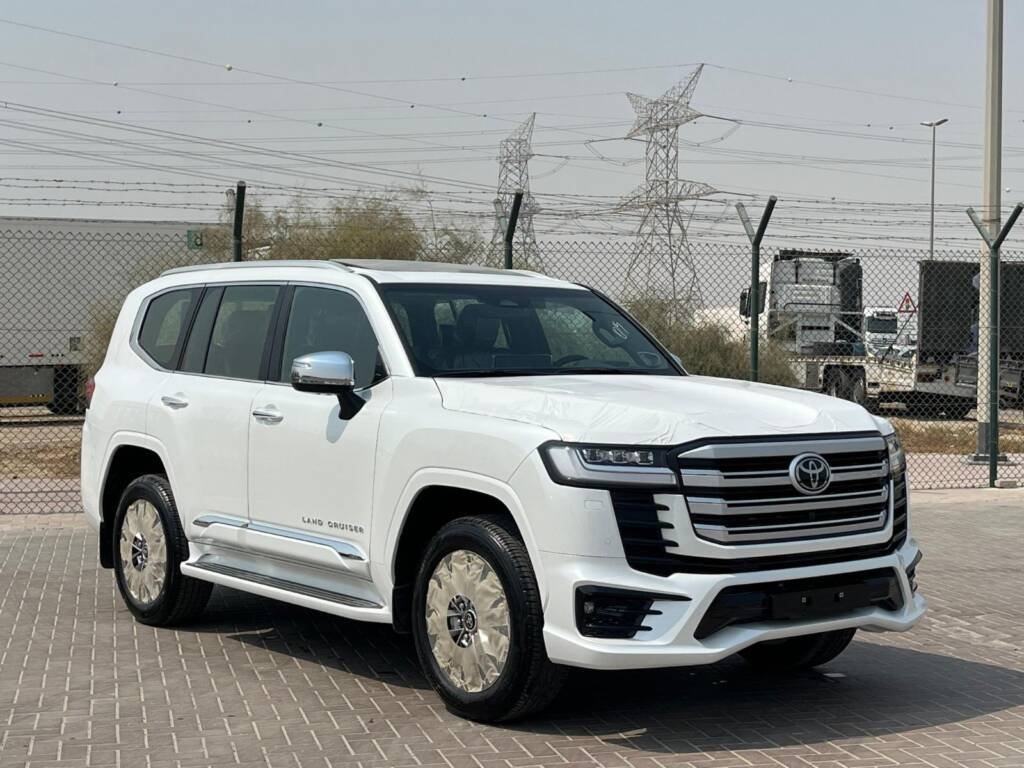 TOYOTA LC300 VXR TT 2025 WHITE with kit