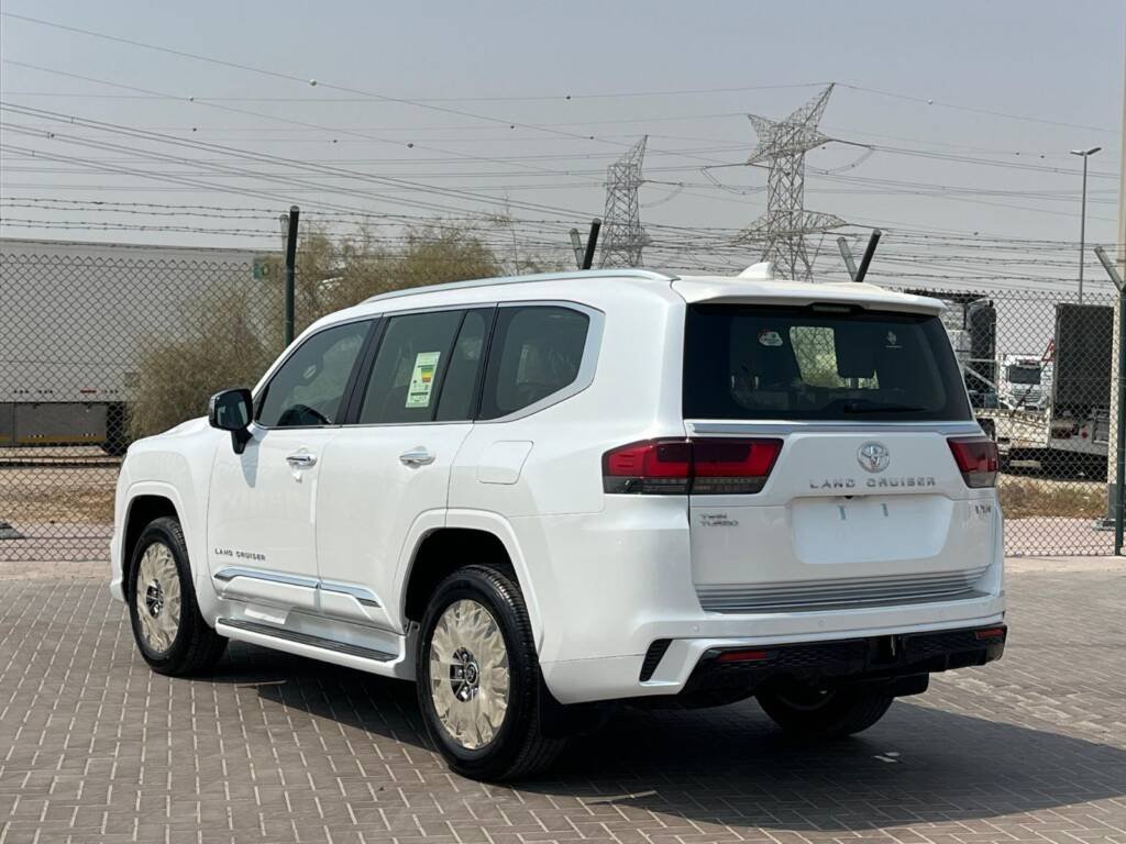 TOYOTA LC300 VXR TT 2025 WHITE with kit