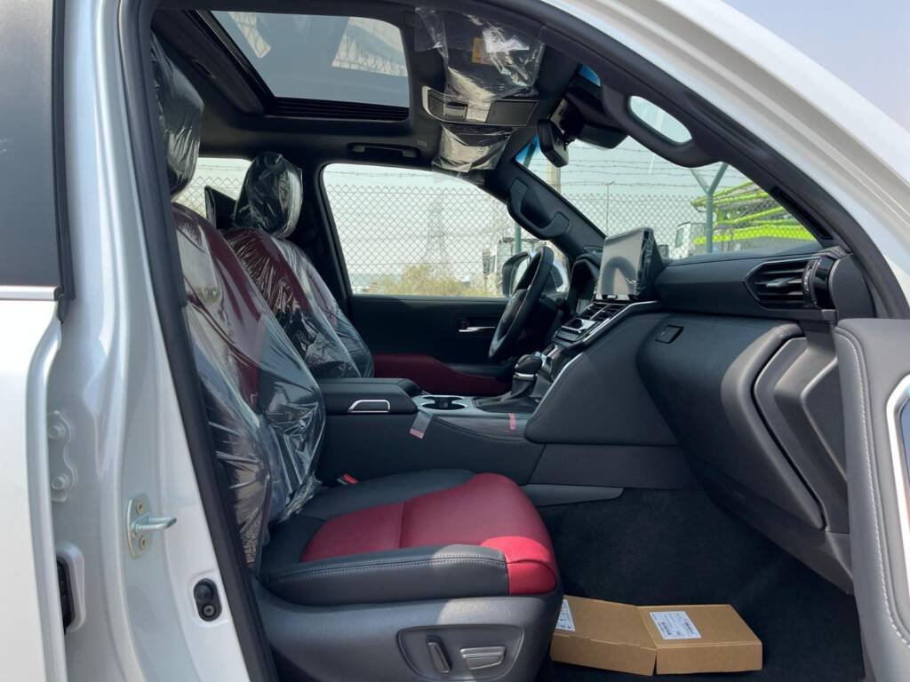 TOYOTA LC300 VXR TT 2025 WHITE with kit