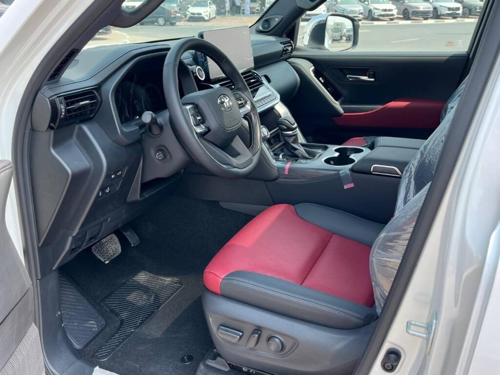 TOYOTA LC300 VXR TT 2025 WHITE with kit