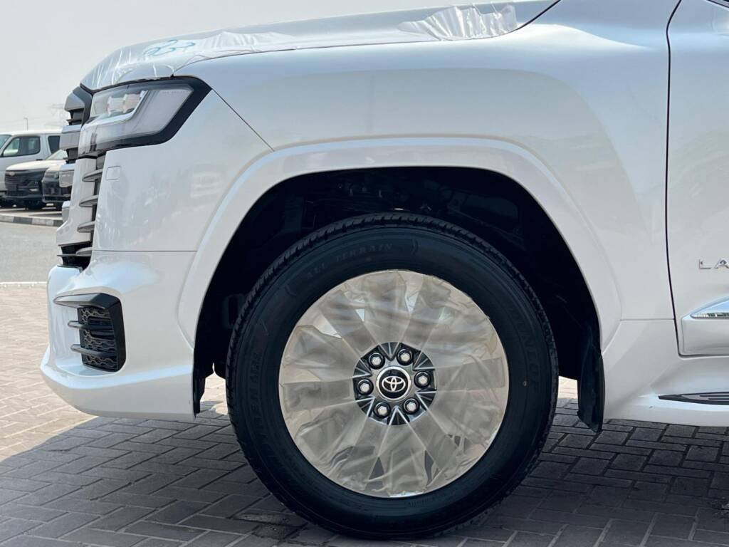 TOYOTA LC300 VXR TT 2025 WHITE with kit